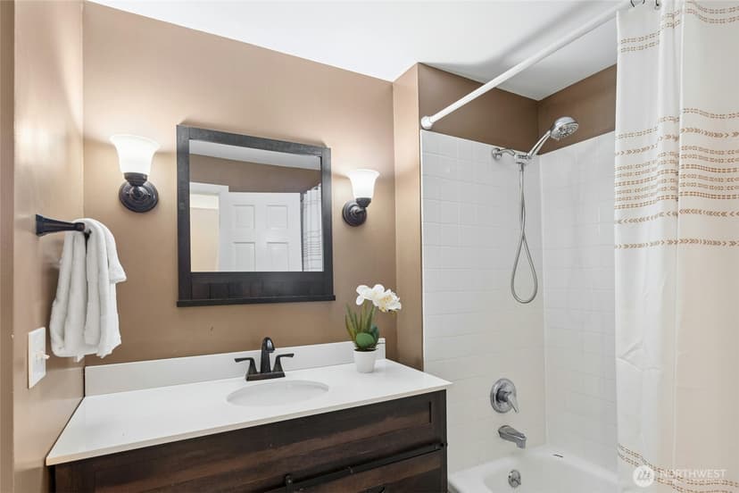 Property photo for 17154 NE 5th Street, Bellevue photo 9