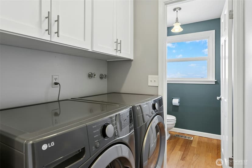 Property photo for 17154 NE 5th Street, Bellevue photo 6