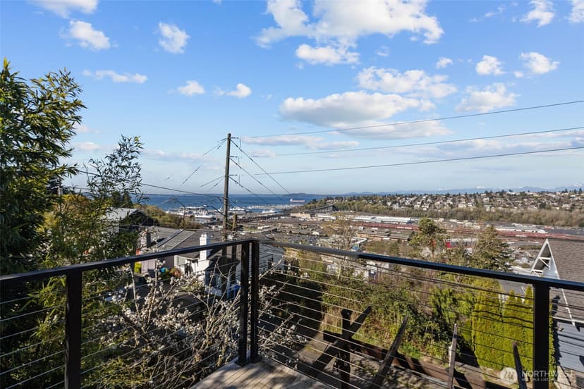 Property photo for 2200 11th Avenue W #A, Seattle photo 6