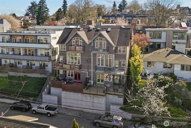 Property photo for 2200 11th Avenue W #A, Seattle