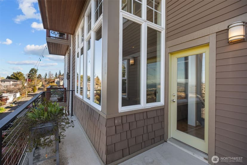 Property photo for 2200 11th Avenue W #A, Seattle photo 7