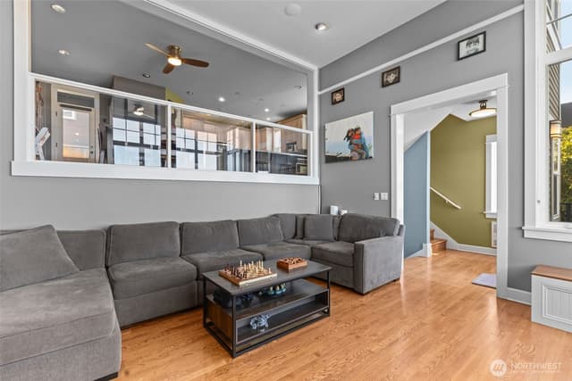 Property photo for 2200 11th Avenue W #A, Seattle photo 4