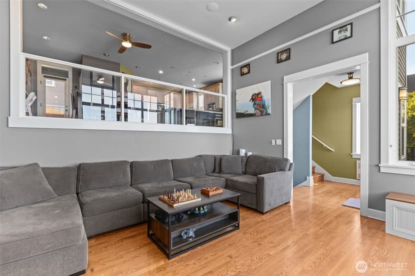 Property photo for 2200 11th Avenue W #A, Seattle photo 4
