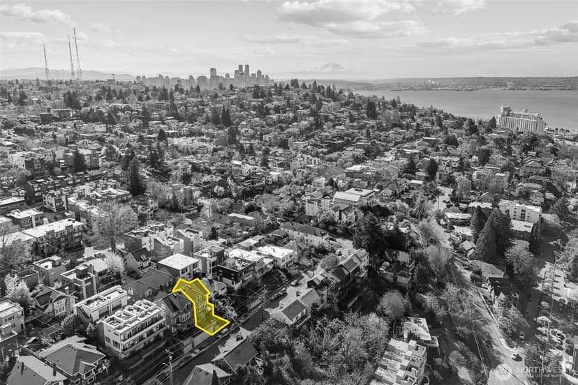 Property photo for 2200 11th Avenue W #A, Seattle photo 38