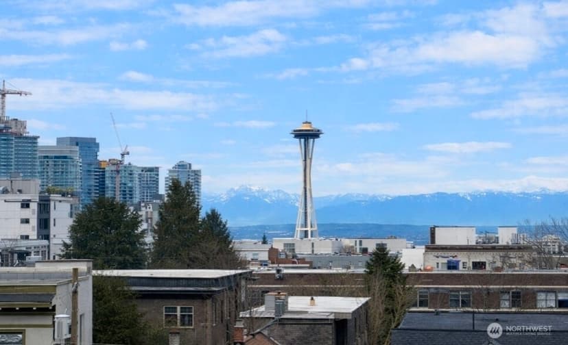 Property photo for 315 12th Avenue E, Seattle photo 2