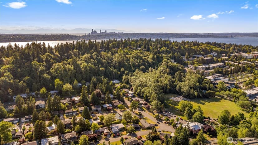 Property photo for 3411 77th Place SE, Mercer Island photo 39