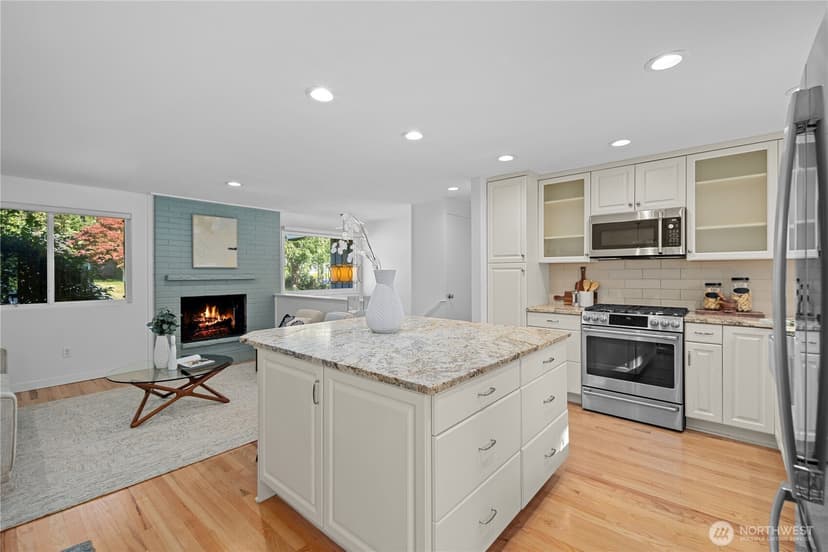 Property photo for 3411 77th Place SE, Mercer Island photo 15