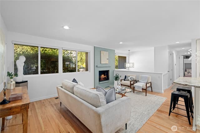 Property photo for 3411 77th Place SE, Mercer Island photo 5