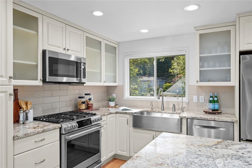 Property photo for 3411 77th Place SE, Mercer Island photo 17
