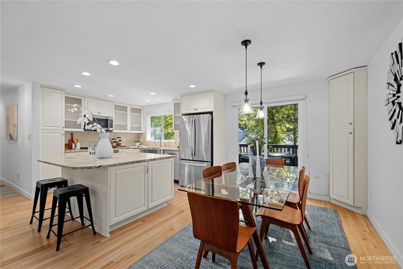 Property photo for 3411 77th Place SE, Mercer Island photo 8