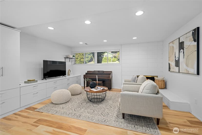 Property photo for 3411 77th Place SE, Mercer Island photo 24