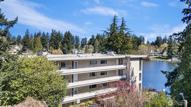 Property photo for 322 N 134th St #406, Seattle photo 2