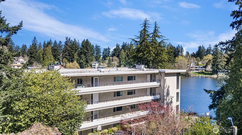 Property photo for 322 N 134th St #406, Seattle photo 2