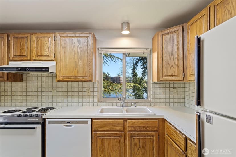 Property photo for 322 N 134th St #406, Seattle photo 11