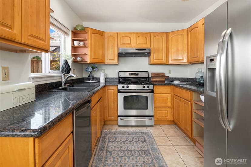 Property photo for 1728 26th Avenue S, Seattle photo 12