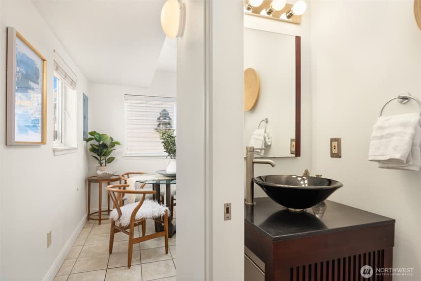 Property photo for 1728 26th Avenue S, Seattle photo 16
