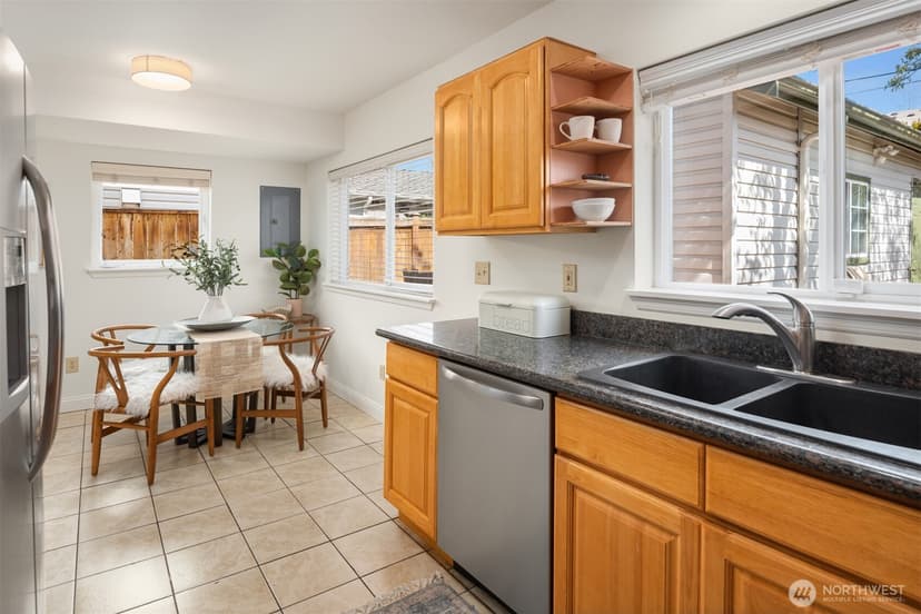 Property photo for 1728 26th Avenue S, Seattle photo 13