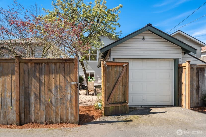 Property photo for 1728 26th Avenue S, Seattle photo 26