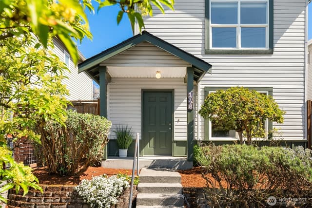 Property photo for 1728 26th Avenue S, Seattle photo 2