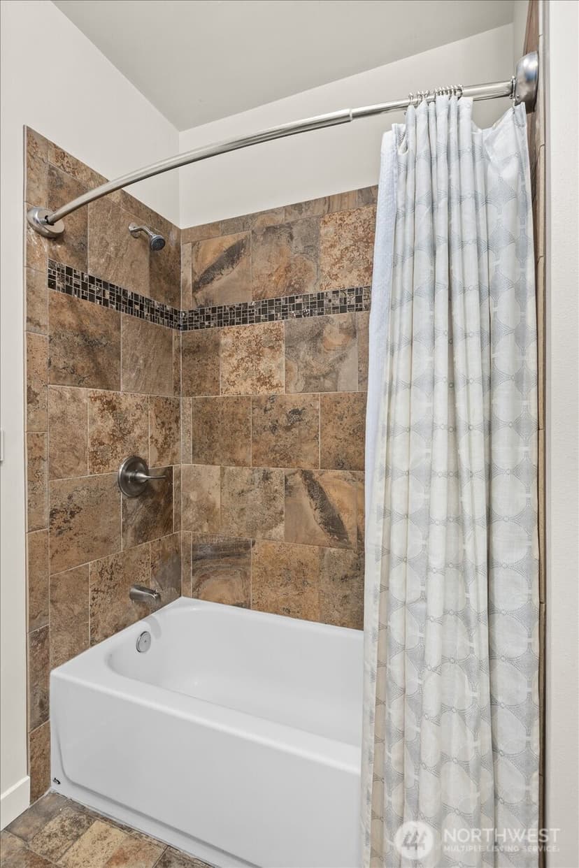 Property photo for 2923 165th Drive SE, Snohomish photo 25