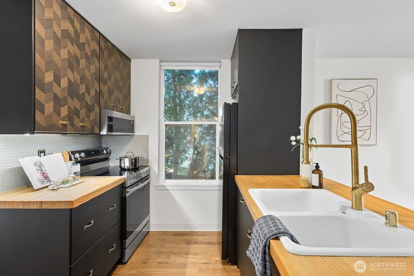 Property photo for 5000 Fauntleroy Way SW #202, Seattle photo 13