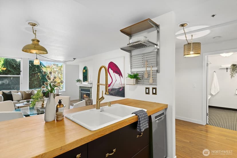 Property photo for 5000 Fauntleroy Way SW #202, Seattle photo 11