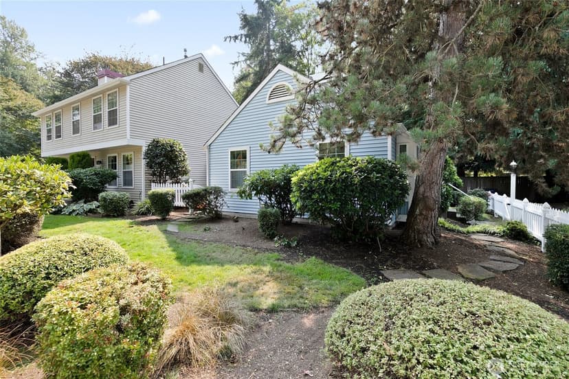 Property photo for 10025 NE 129th Place, Kirkland photo 21