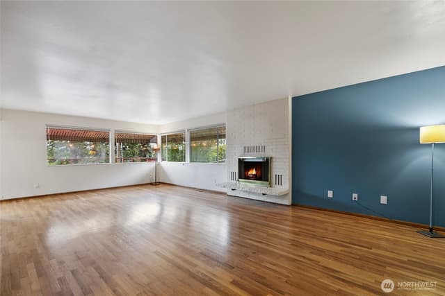 Property photo for 3041 24th Avenue W, Seattle photo 5