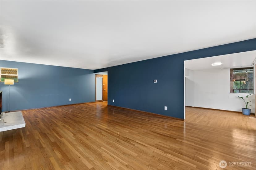 Property photo for 3041 24th Avenue W, Seattle photo 8