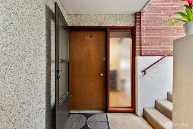 Property photo for 3041 24th Avenue W, Seattle photo 3