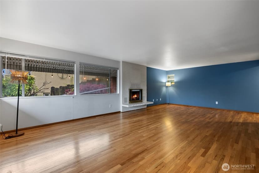 Property photo for 3041 24th Avenue W, Seattle photo 7