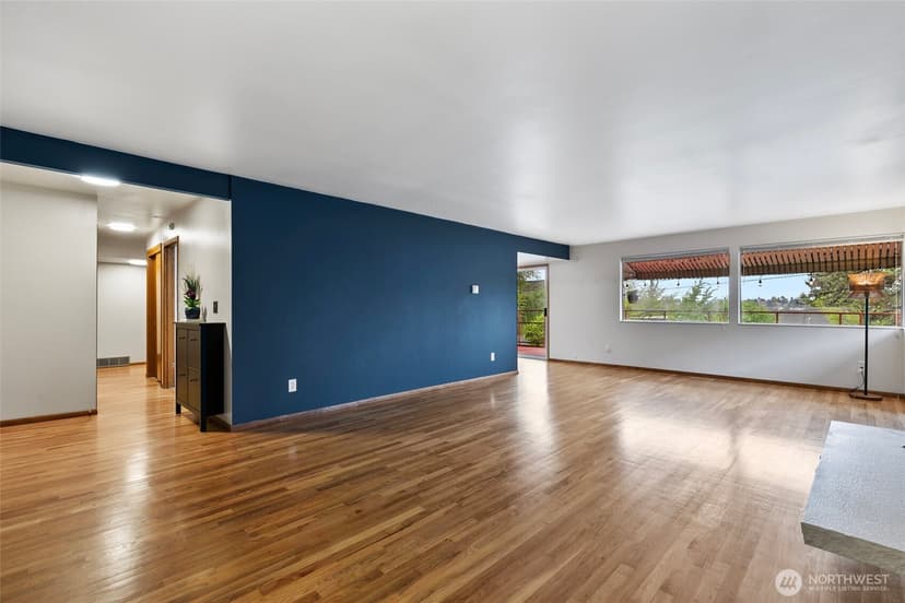 Property photo for 3041 24th Avenue W, Seattle photo 6