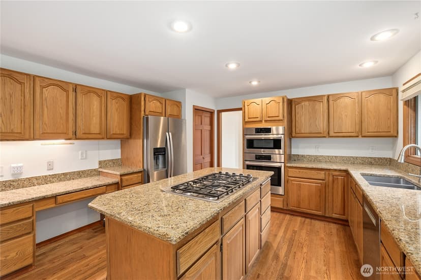 Property photo for 18605 SE 174th Way, Renton photo 9