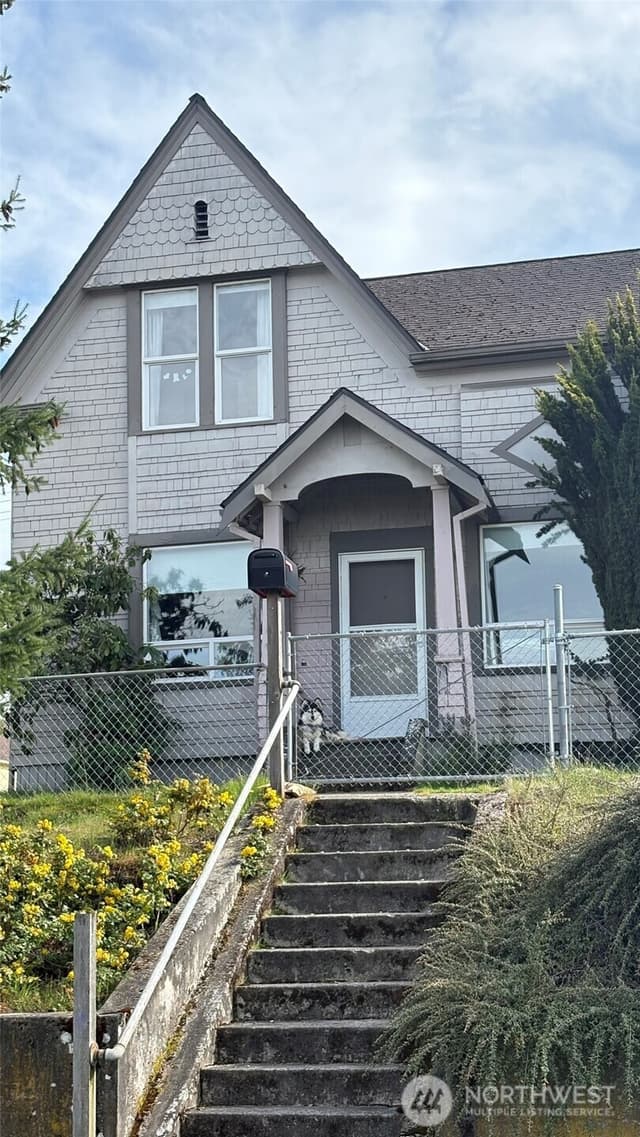 Property photo for 502 E Wright Avenue, Tacoma photo 3