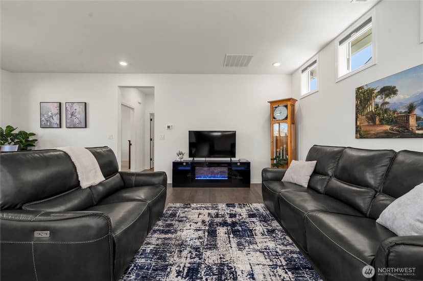 Property photo for 17517 154th Street E, Bonney Lake photo 8