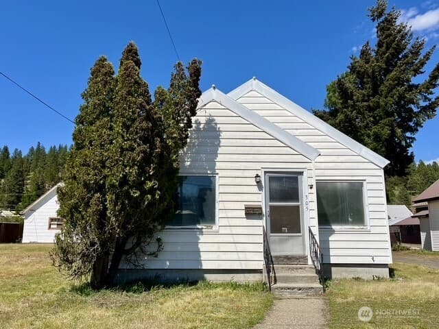 Property photo for 305 E Second Street, Cle Elum