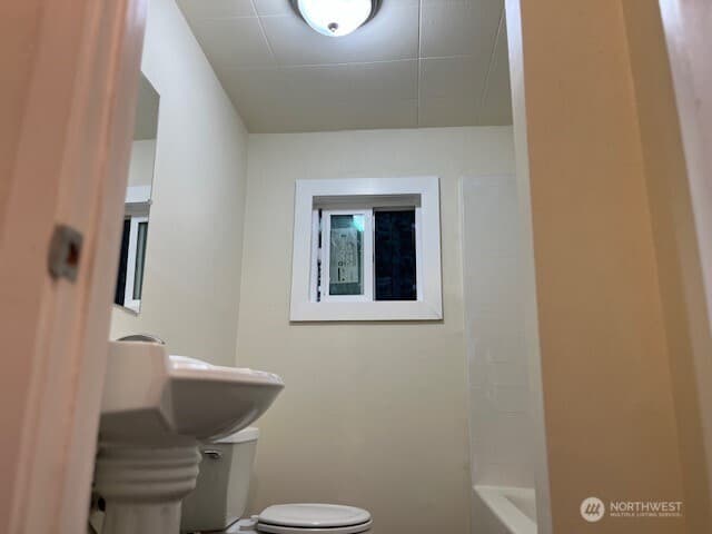 Property photo for 12524 Addison Street SW, Lakewood photo 5