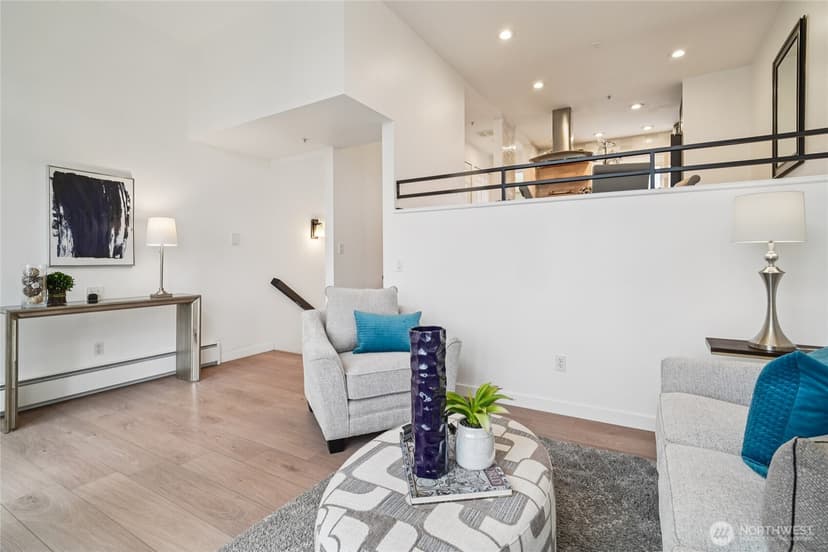 Property photo for 127 25th Avenue E #B, Seattle photo 8