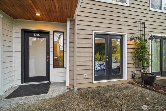 Property photo for 127 25th Avenue E #B, Seattle photo 2