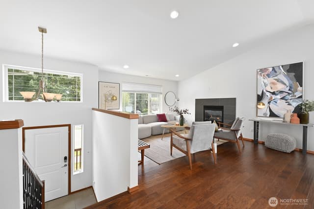Property photo for 14605 20th Avenue NE, Shoreline photo 3