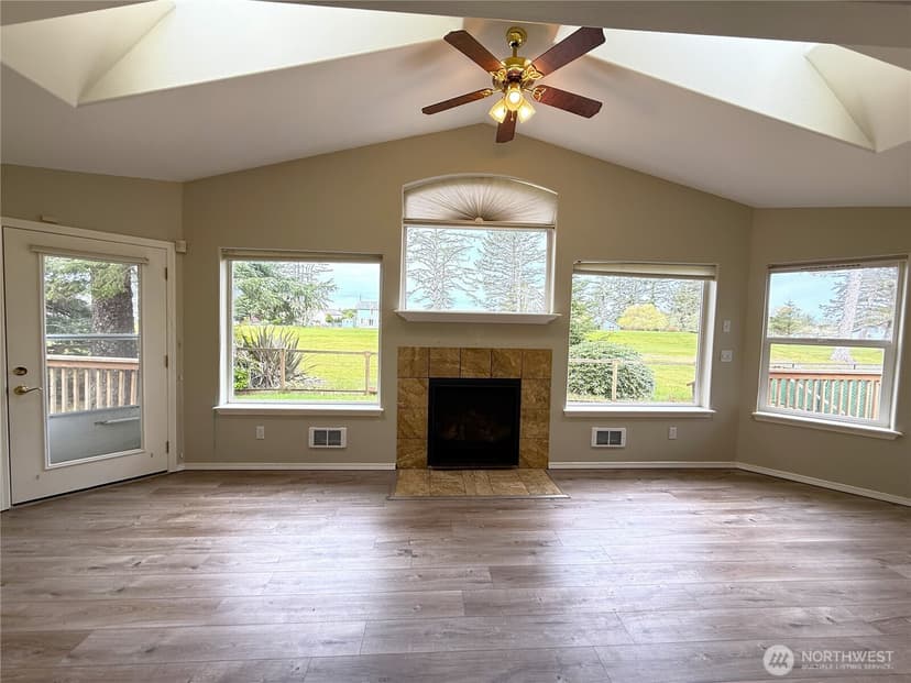 Property photo for 381 Dolphin Avenue NE, Ocean Shores photo 6