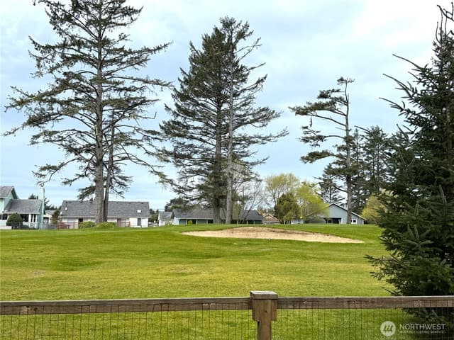Property photo for 381 Dolphin Avenue NE, Ocean Shores photo 3