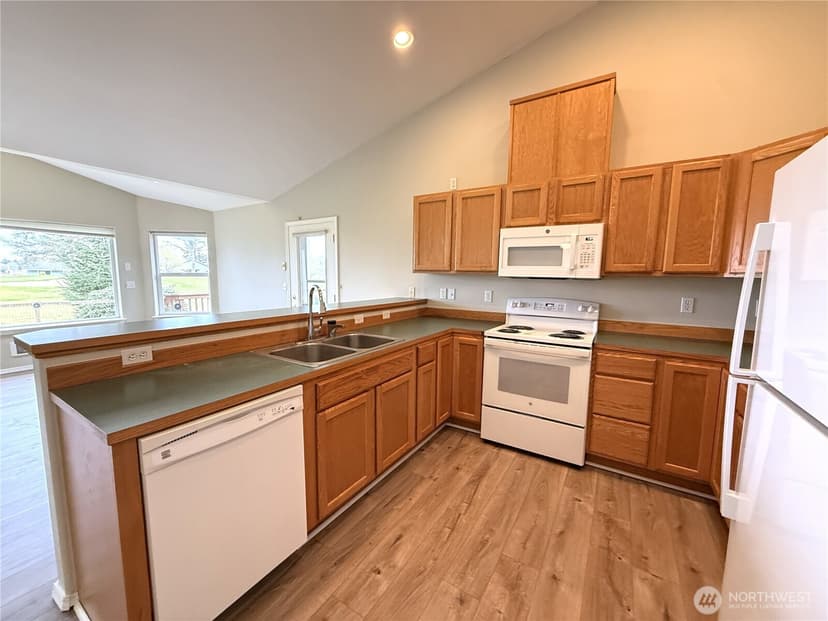 Property photo for 381 Dolphin Avenue NE, Ocean Shores photo 12