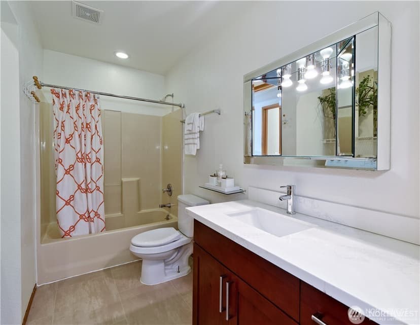 Property photo for 6750 28th Avenue S, Seattle photo 17