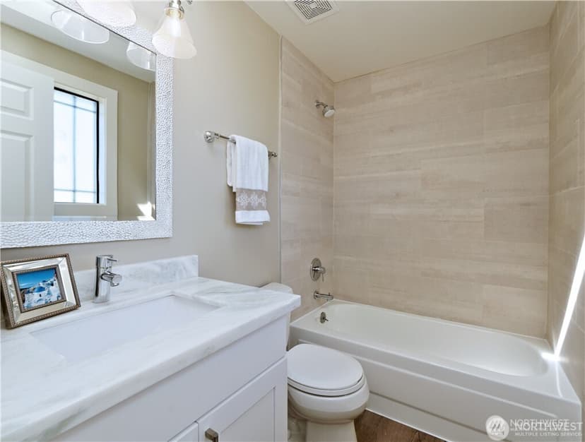 Property photo for 6750 28th Avenue S, Seattle photo 11