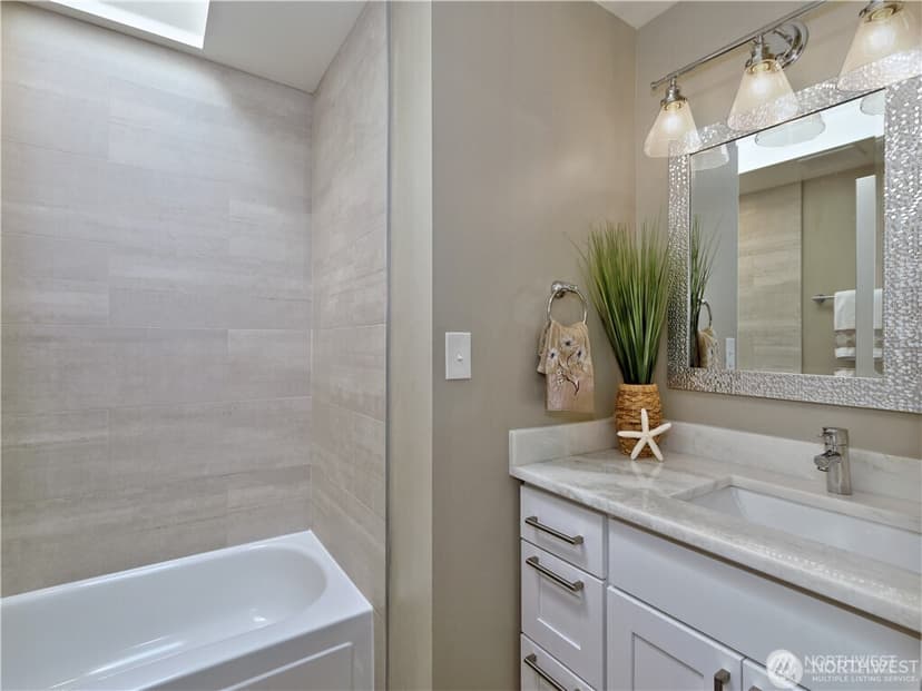 Property photo for 6750 28th Avenue S, Seattle photo 12