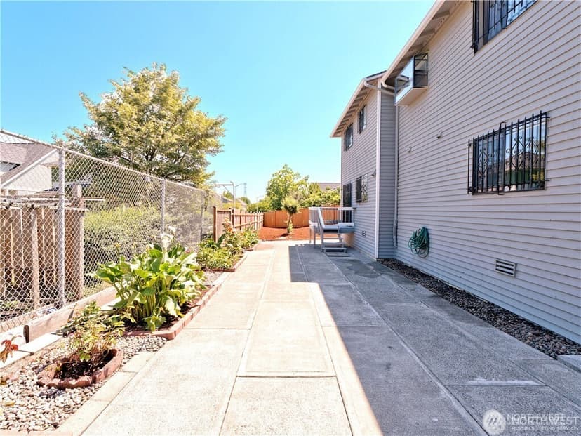 Property photo for 6750 28th Avenue S, Seattle photo 19