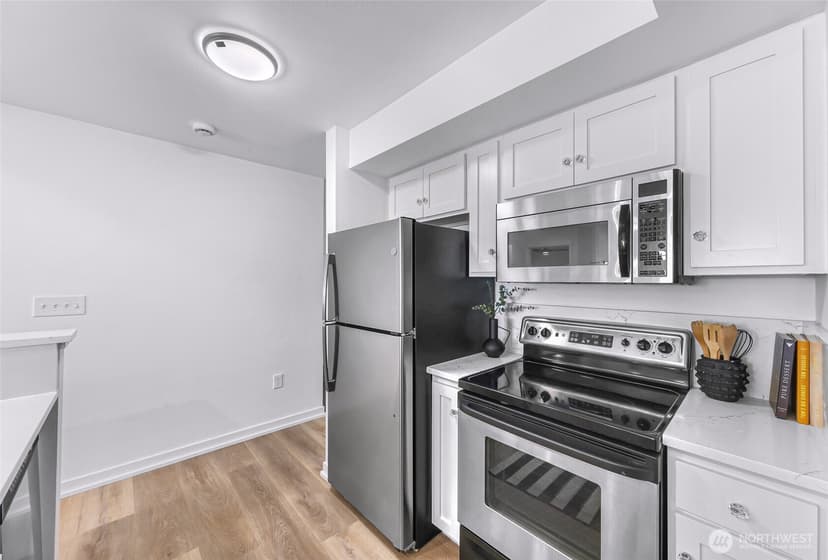 Property photo for 1909 10th Avenue W #203, Seattle photo 7