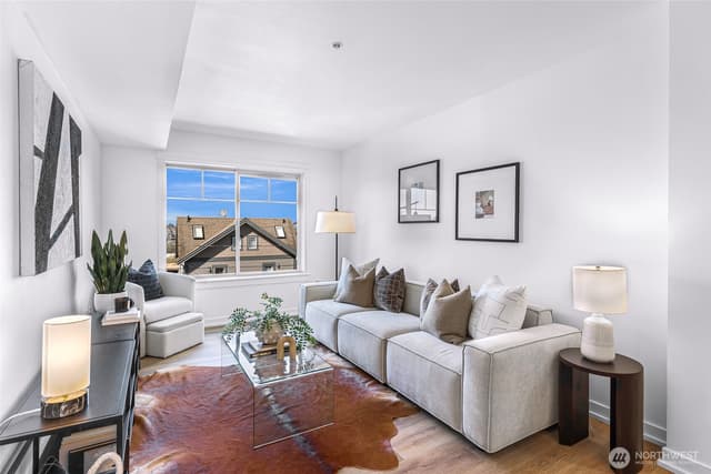 Property photo for 1909 10th Avenue W #203, Seattle