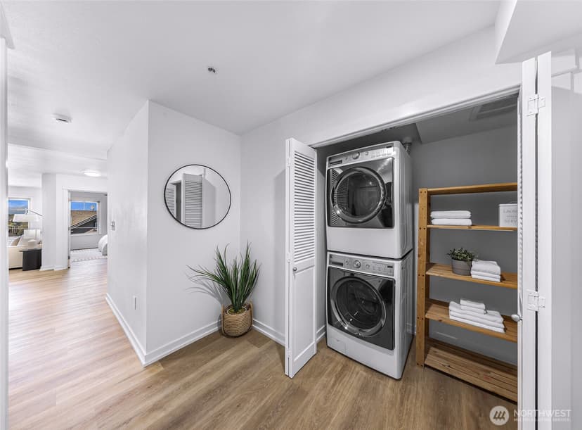 Property photo for 1909 10th Avenue W #203, Seattle photo 13